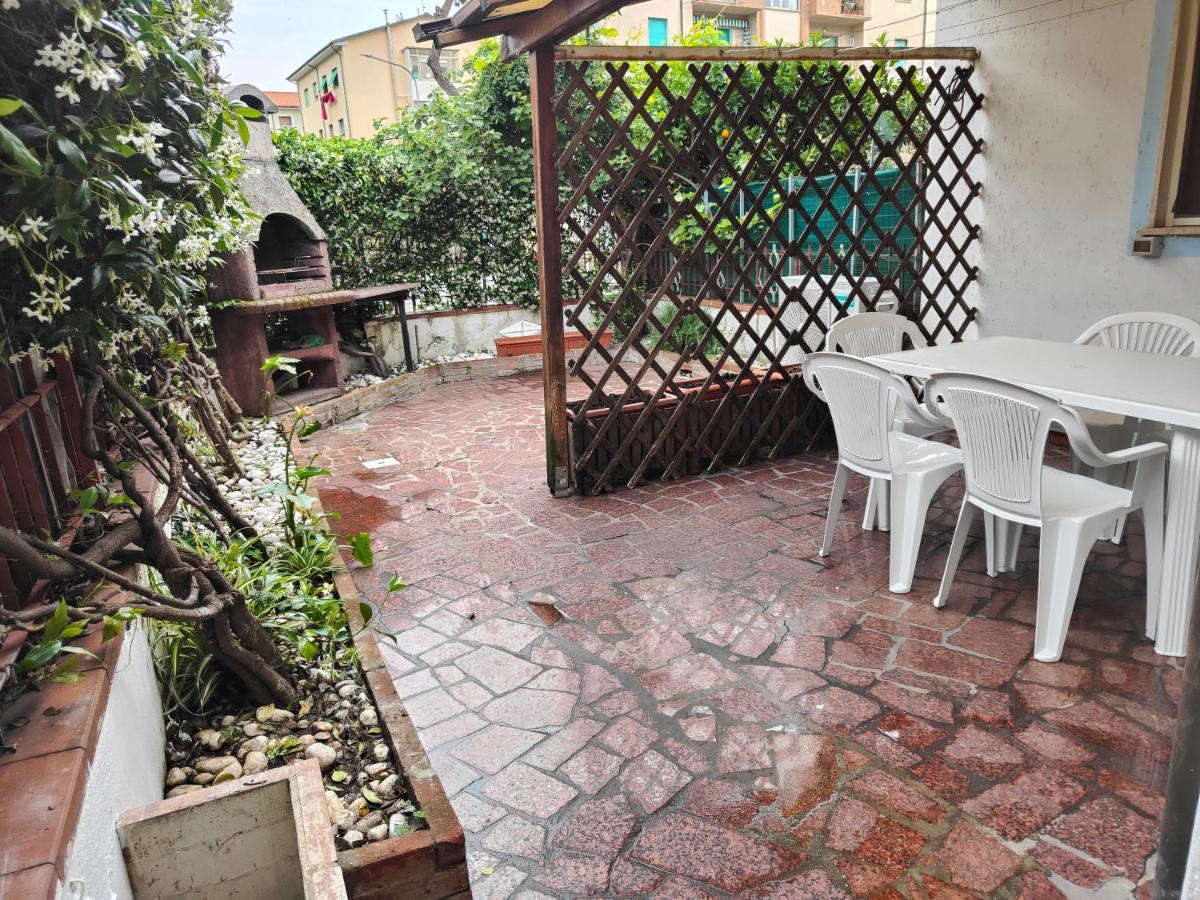 Apartamento L'Appoggio Perfetto Viareggio Exterior foto