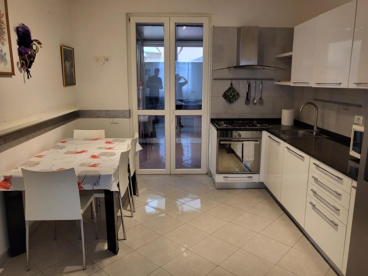 Apartamento L'Appoggio Perfetto Viareggio Exterior foto